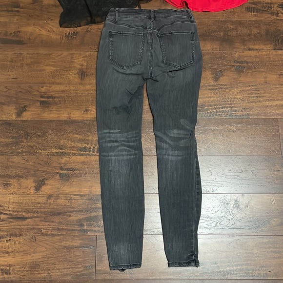 One Slouch Top & One Black Stretch Jeans - Picture 8 of 9
